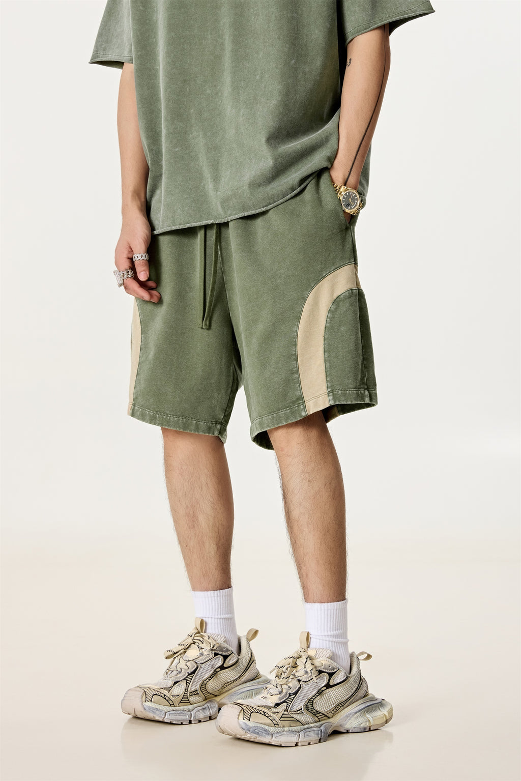 330GSM Unisex Heavyweight Contrast-Panel Snow-Washed Shorts Military Green/Khaki